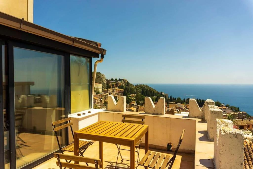 Апартаменты Glamstudio Taormina Center Amazing View On Private Terrace Homgarden Экстерьер фото